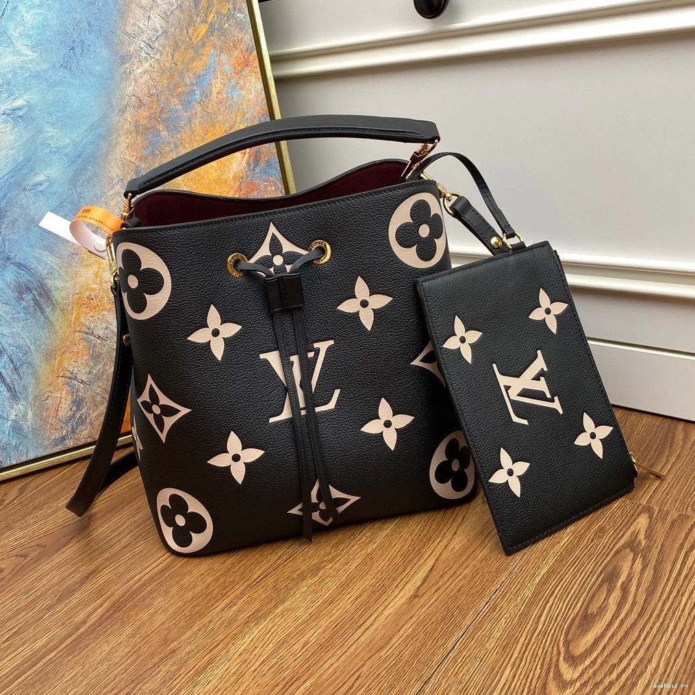 WIS NÉONOÉ LOUIS VUITTON 1110